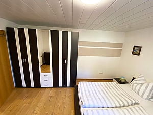 Schlafzimmer (2).jpg